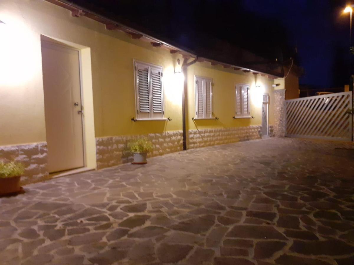 Casa Gialla LʼAquila Extérieur photo